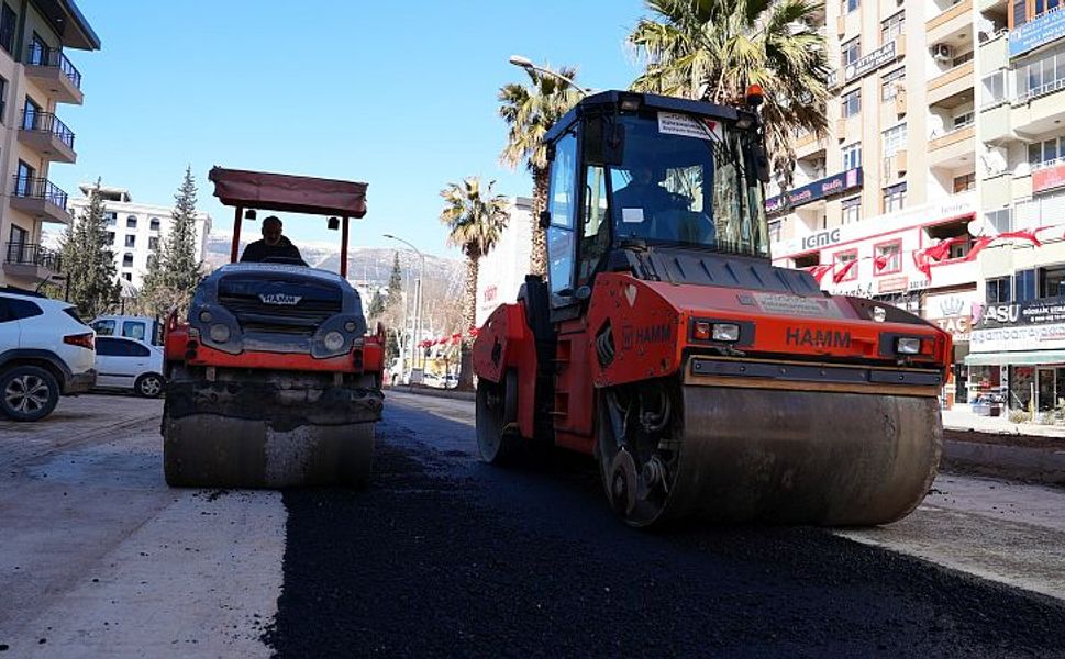 Trabzon Bulvarı’nda Yol İyileştirmeleri Etaplar Halinde Sürüyor