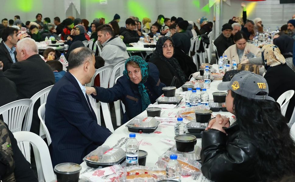 Başkan Toptaş, Ramazan’ın bereketini vatandaşlarla aynı sofrada paylaştı