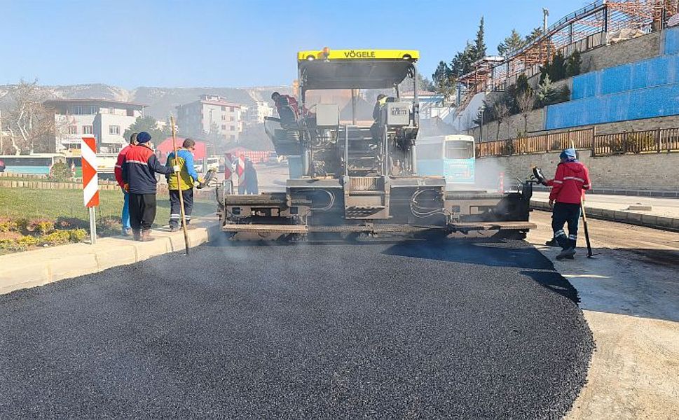 Dulkadiroğlu’nda Sıcak Asfalt Çalışmaları sürüyor