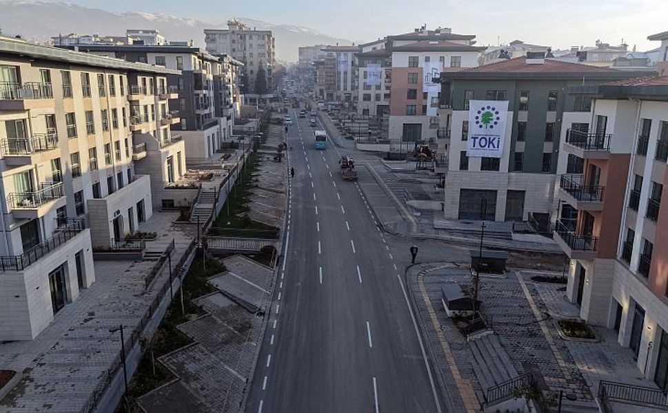 Şehrin Yolları Bir Bir Yenileniyor