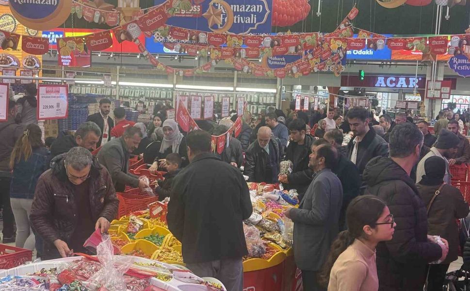 Fiyatı yarı yarıya düşen ete hücum ettiler