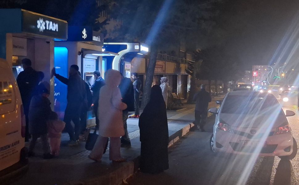 Kahramanmaraş’ta arife günü ATM’lerde yoğunluk yaşandı