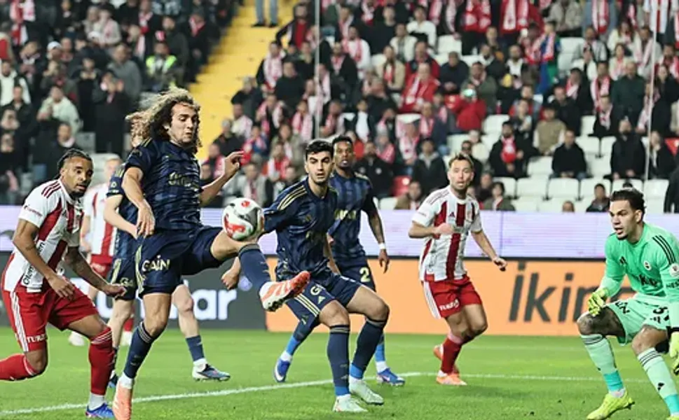 Fenerbahçe 2-0'dan Döndü Ama Kazanamadı!