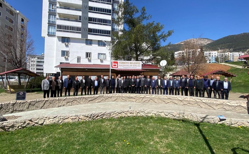 MHP’den Kahramanmaraş’ta kapı kapı ziyaret