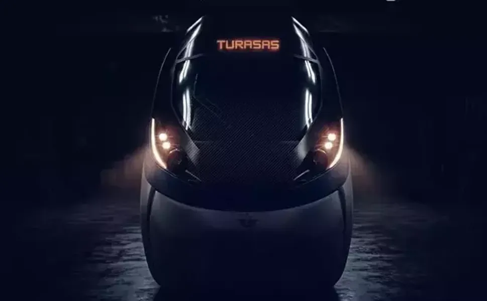 Türkiye'nin ürettiği ilk hızlı tren, raylara iniyor