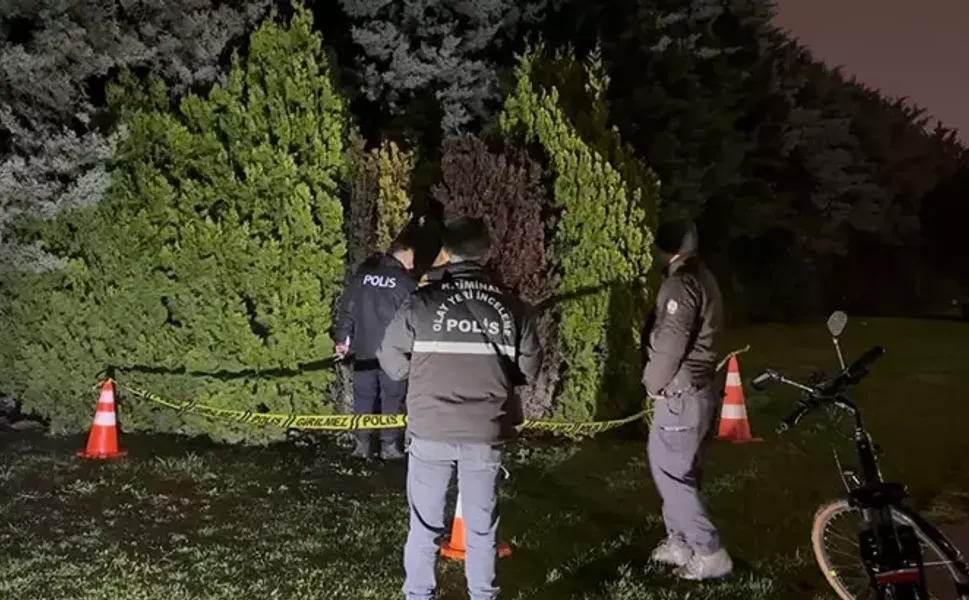 Ümraniye'de parkta erkek cesedi bulundu