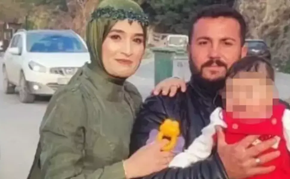 Annesini darbederken kendisine engel olmak isteyen eşini bıçaklayarak öldürdü