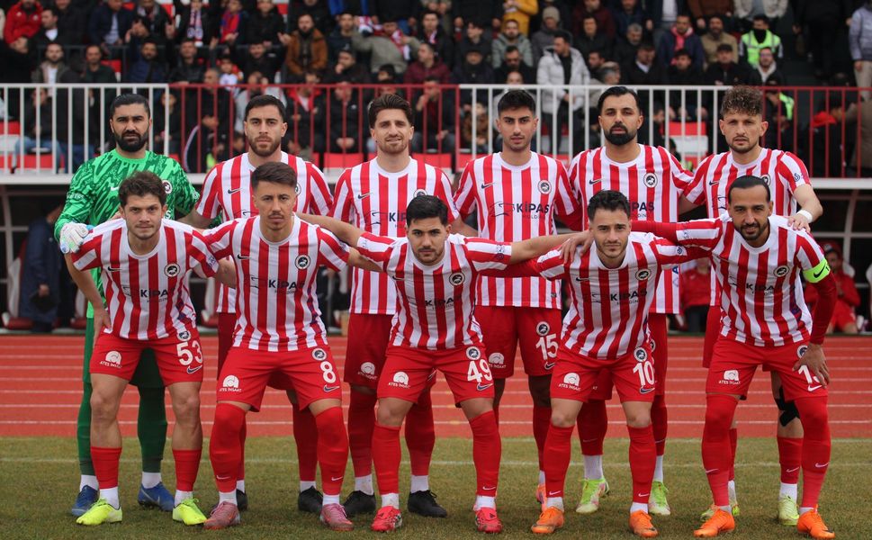 İstiklalspor, Menemen karşısında 3 puanı 3 golle aldı