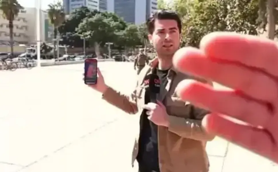 İsrail'in, CNN Türk muhabirlerini gözaltına aldığı anlar!