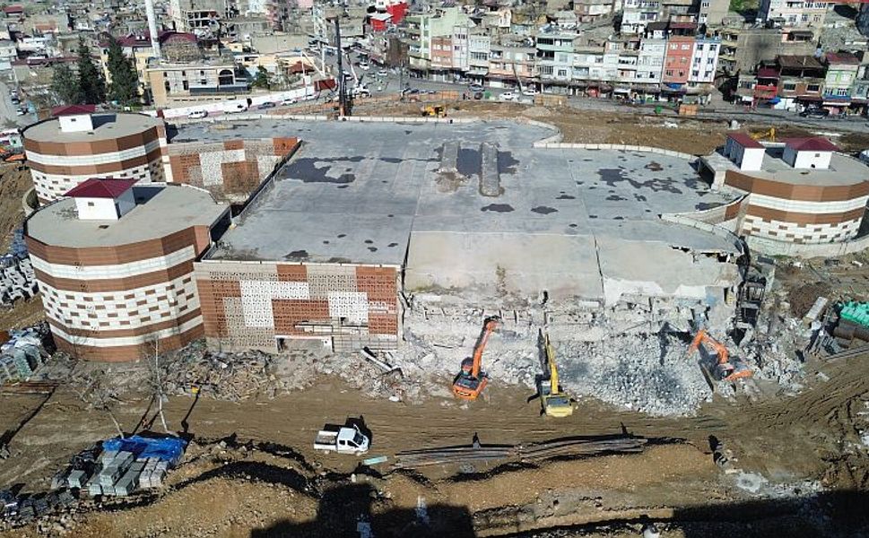 Kahramanmaraş’ın en büyük otoparkı yıkılıyor