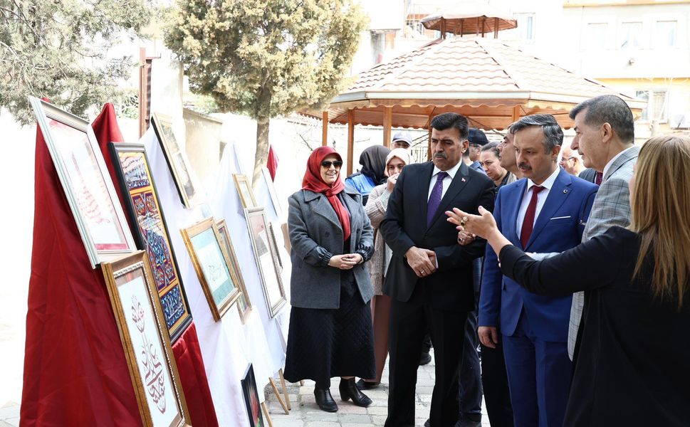 Kahramanmaraş’ta Sanatın Diliyle Değerlerimiz Sergisi Büyük İlgi Gördü