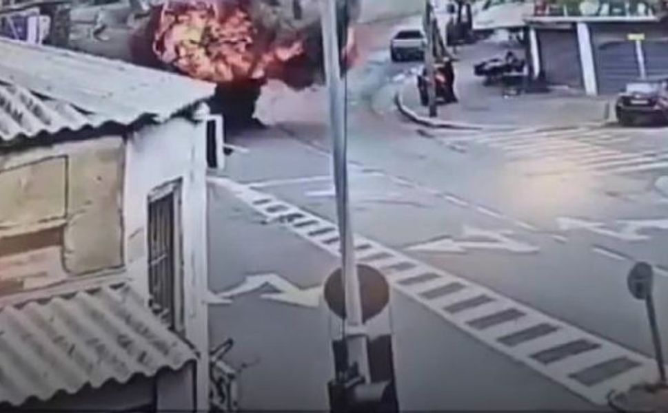 İran, İsrail’in merkezini hedef aldı, o anlar kamerada!