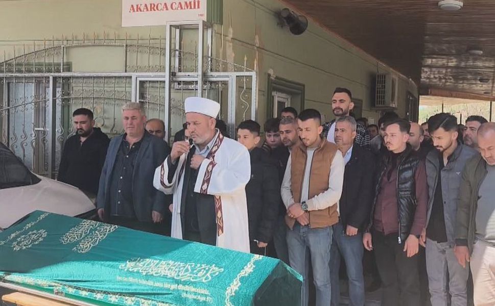 Halı Sahada Fenalaşan Selahittin Atlı Toprağa Verildi
