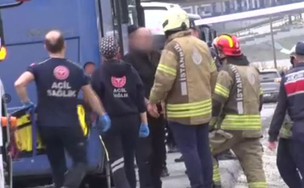 4 cezaevi aracı zincirleme kaza yaptı!