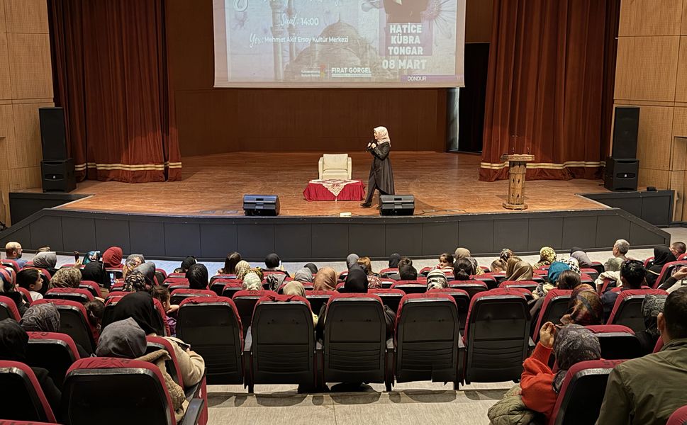 Büyükşehir’den Kadınlar Günü’nde Anlamlı Söyleşi; Kadının Aile ve Toplumdaki Önemi Konuşuldu
