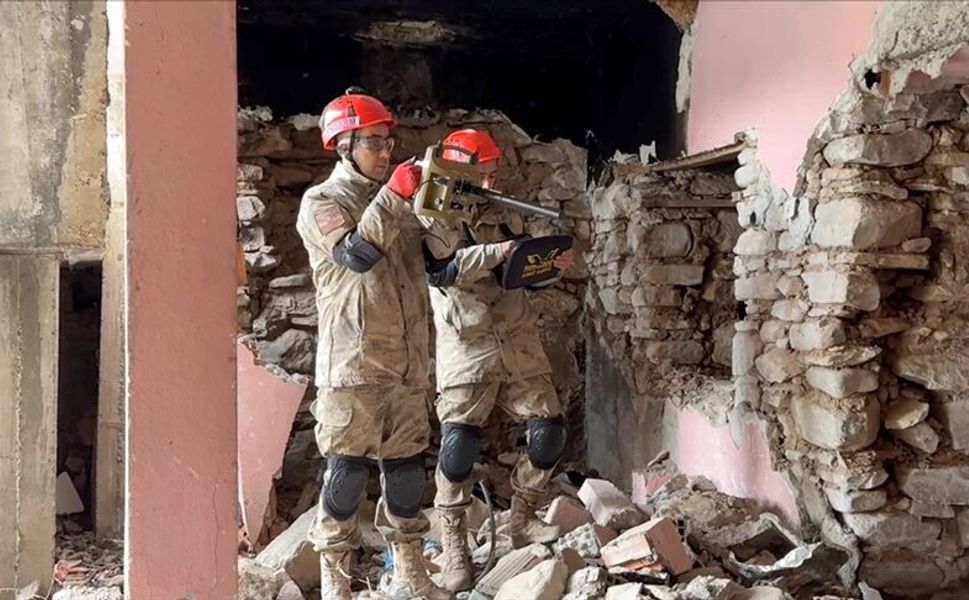 Jandarma komandolar afetlerde daha fazla can kurtarmak için eğitimden geçti