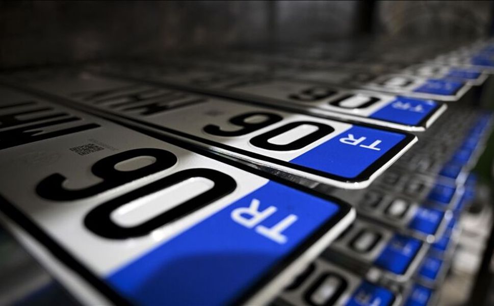 Standart dışı plakalar için tanınan rehberlik süresi yarın sona eriyor