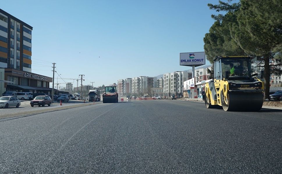 Doğukent Yolunda Yenileme Çalışmalarına Başlandı