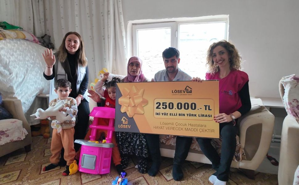 LÖSEV’den Kahramanmaraş’ta Anlamlı Destek: 250 Bin TL’lik Yardım Çeki