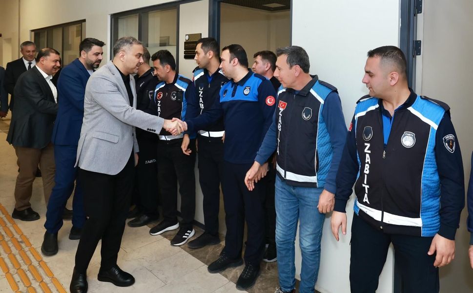 Başkan Toptaş, belediye personeliyle bayramlaştı