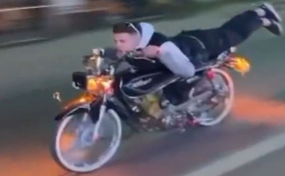 Dünyanın en pahalı uzanması... 200 bin TL ceza yedi, motosikleti bağlandı