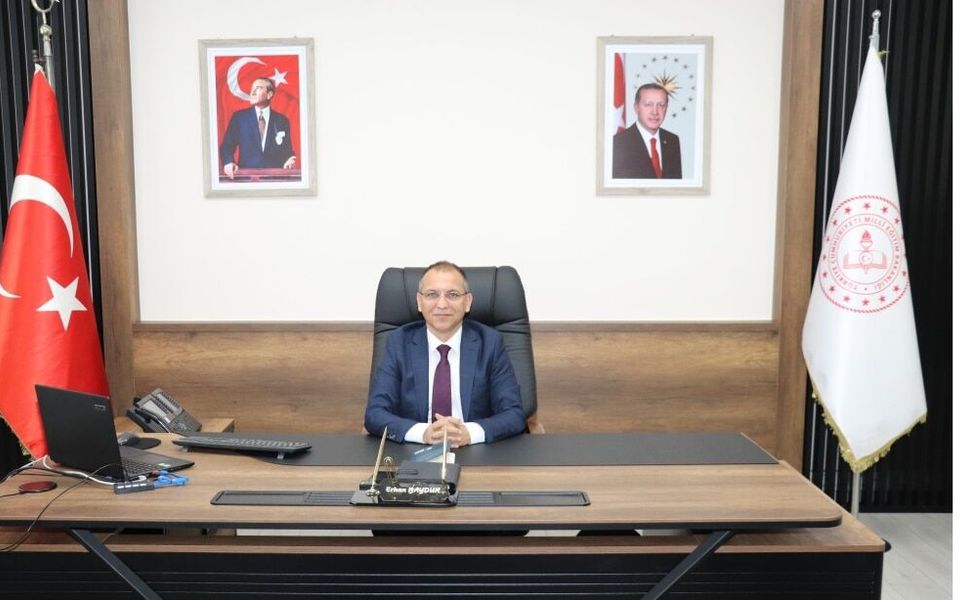 Görevden alınan İl Millî Eğitim Müdürü Erhan Baydur kimdir?