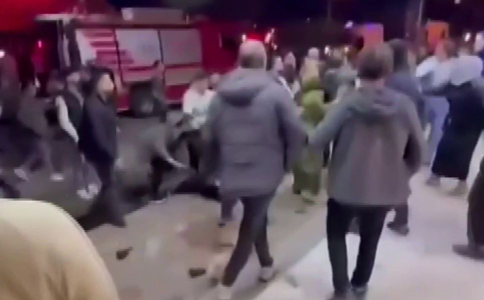 Kaza sonrası yaşanan kavga meydan savaşını aratmadı