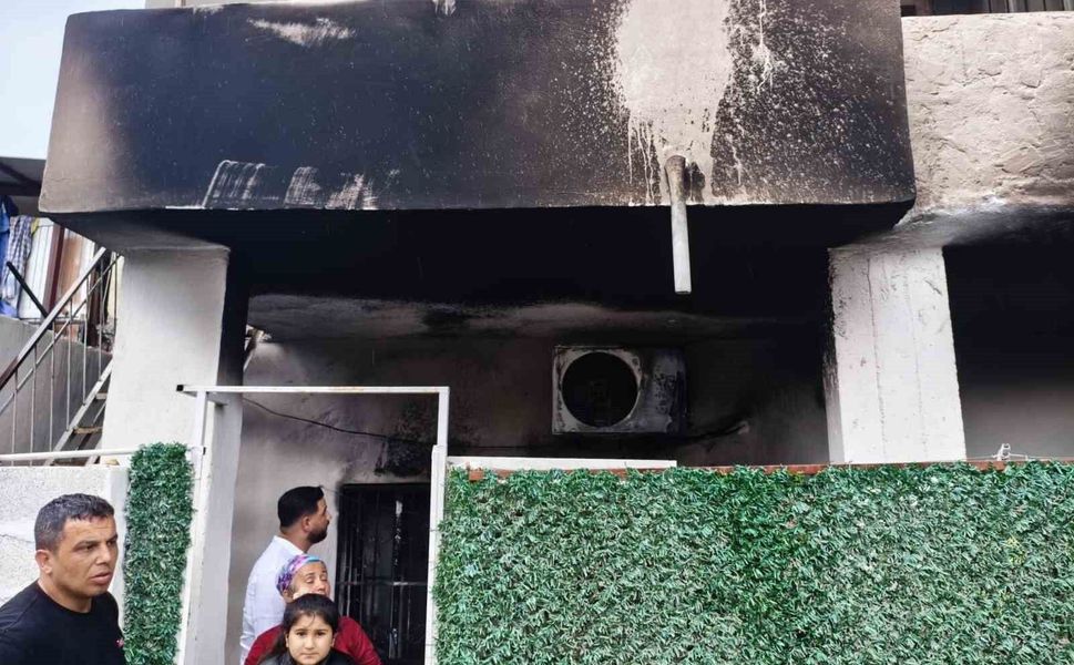 Klima patladı, evde yangın çıktı