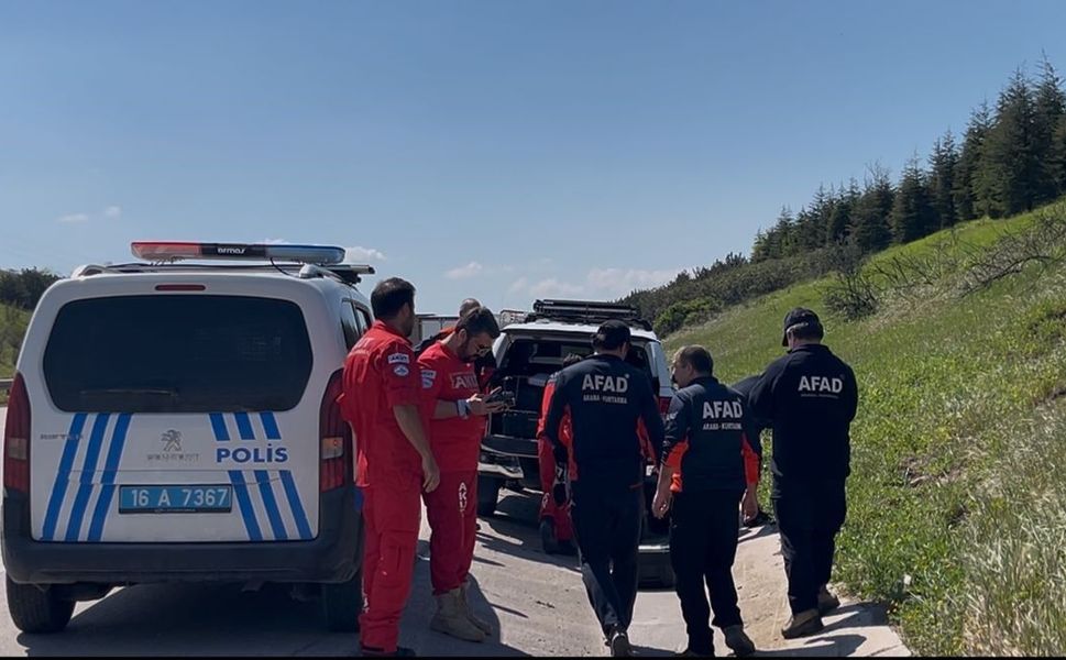 "Otoyola 5 yaşında çocuk bırakıldı" ihbarı ekipleri alarma geçirdi