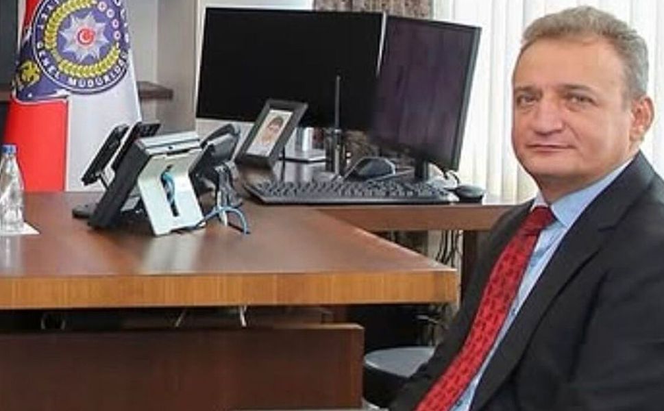 Baba Mersinli, 1996 yılında uluslararası dolandırıcılık davasında yargılanmış