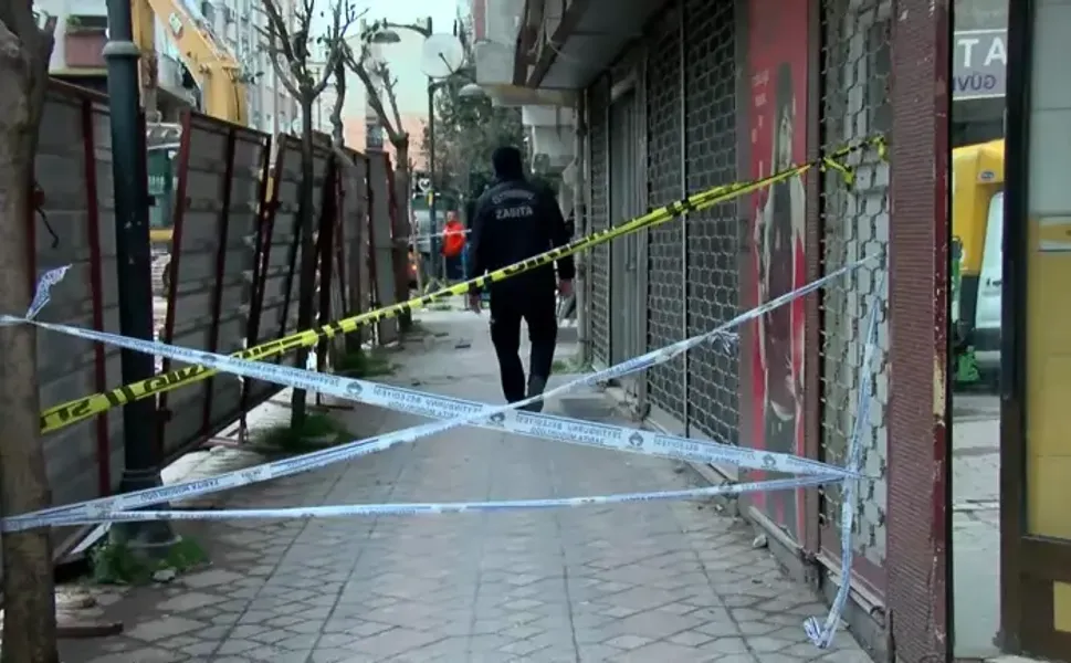 İnşaattan beton parçası düştü; 6 yaşındaki çocuk öldü