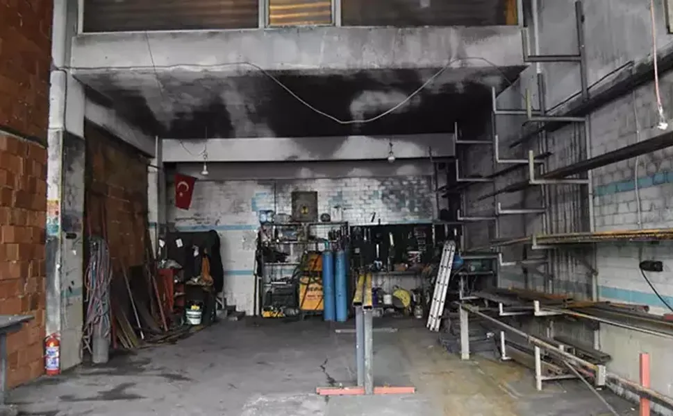 Sobaya dökülen tiner sonucu patlamada 2 kişi öldü!