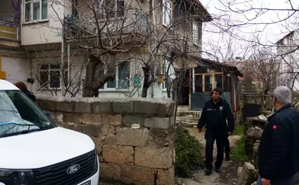 Yalnız yaşadığı evde sobadan sızan gazdan hayatını kaybetti