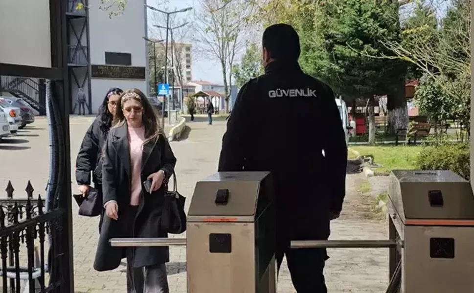 ‘Okullarda güvenlik görevlisinden ziyade rehber öğretmen sayısının artırılması daha önemli’