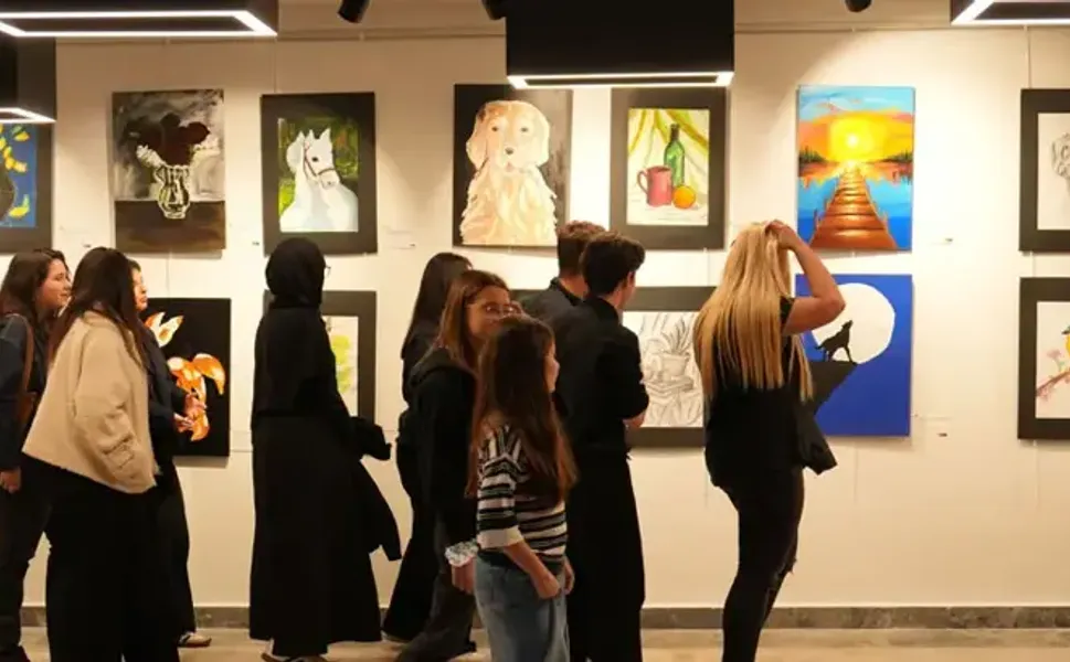Genç sanatçılara eserlerini ücretsiz sergileme imkanı