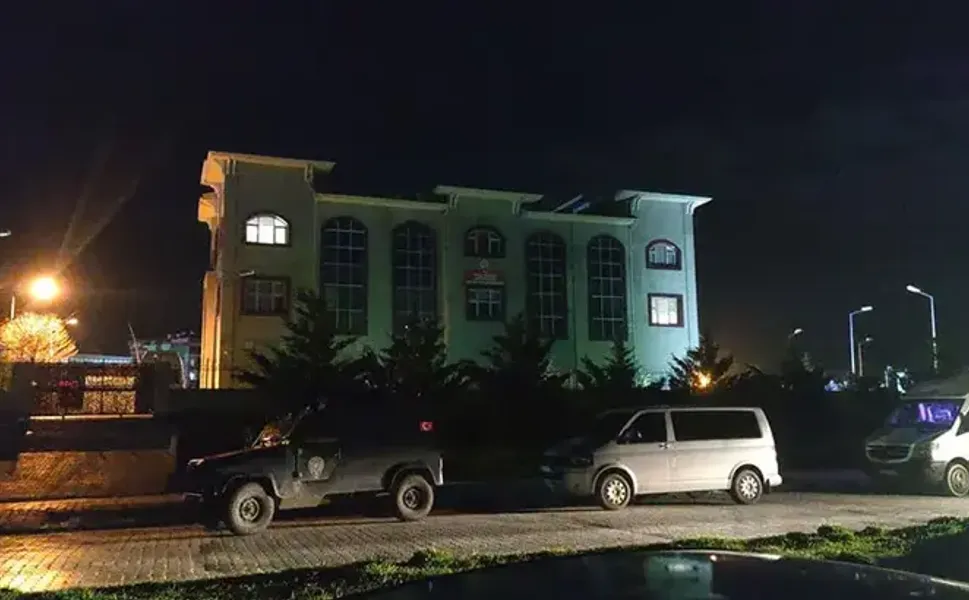 İki kuzen sokak köpeklerinin saldırısına uğradı: 1 ölü, 1 yaralı