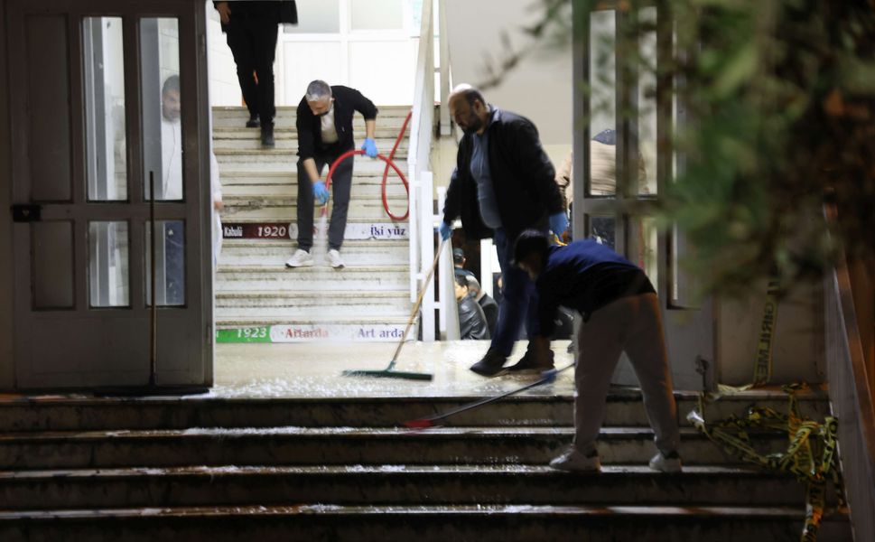 Saldırının yaşandığı okulda izler siliniyor