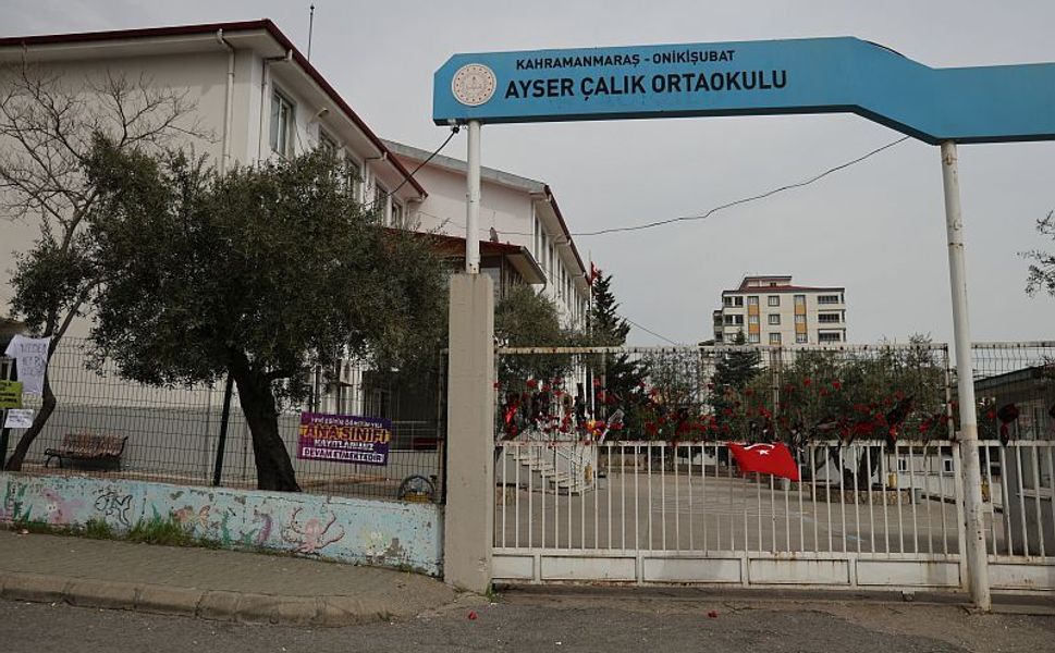 Okul saldırısında 2 kurşunun isabet ettiği Sudenaz, camdan atlayıp kurtulmuş