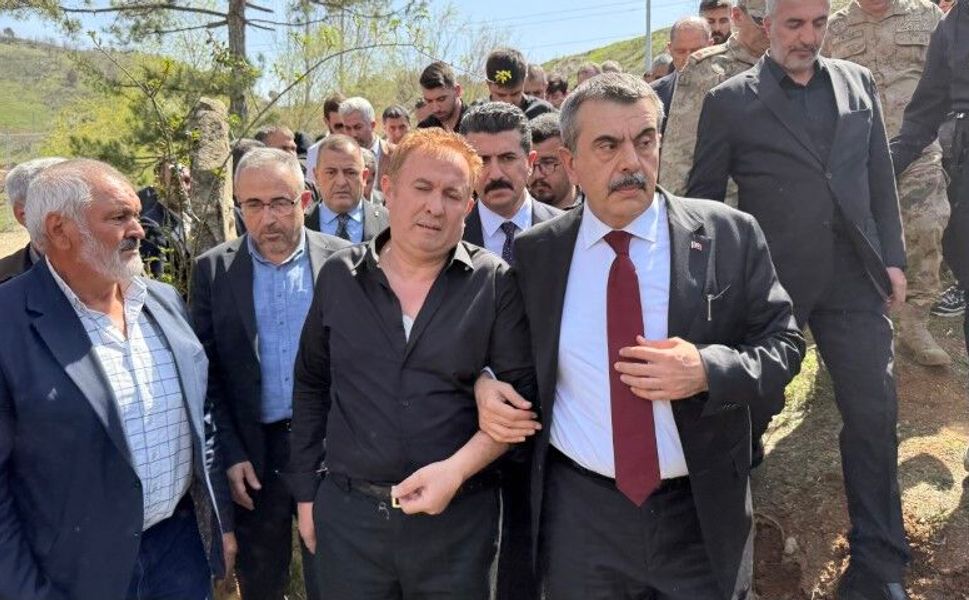 Ayla öğretmenin eşi: "Buraya ev yaptıracaktık, cenazesi geldi"