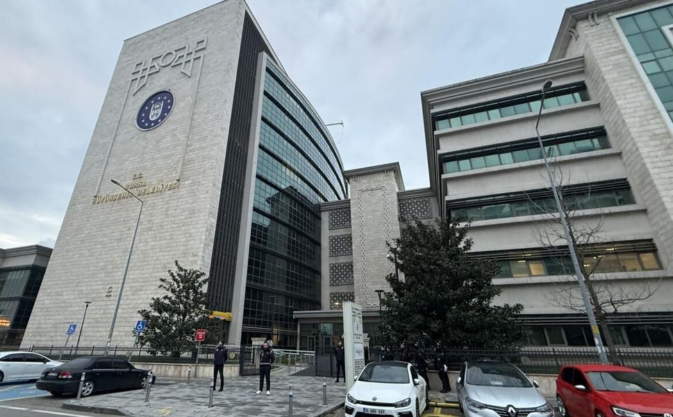 Bursa Büyükşehir Belediyesi AK Parti'ye geçti