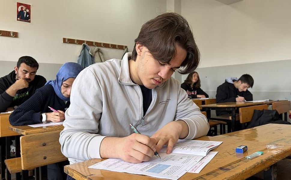 Gençler Gerçek Sınav Atmosferini Büyükşehir’in Denemeleriyle Yaşıyor