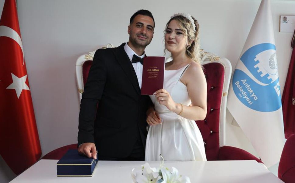 27 bin 20 depremzede çift evlilik kredisiyle yuvasını kurdu