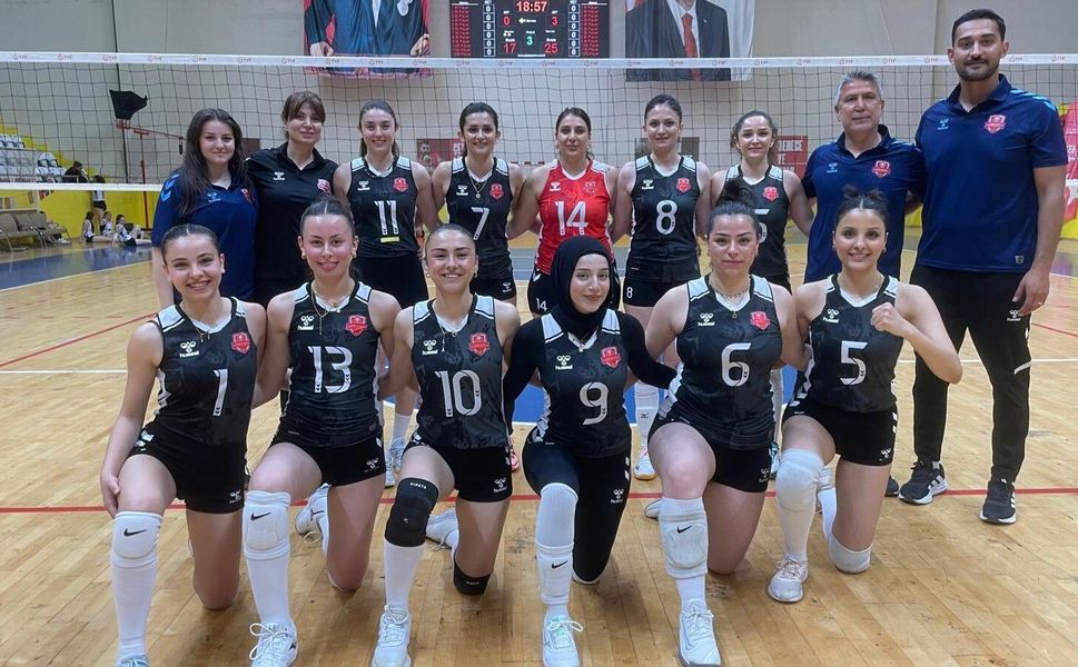 Büyükşehir Belediyespor Kadın Voleybol Takımı 2. Lig’e Yükseldi