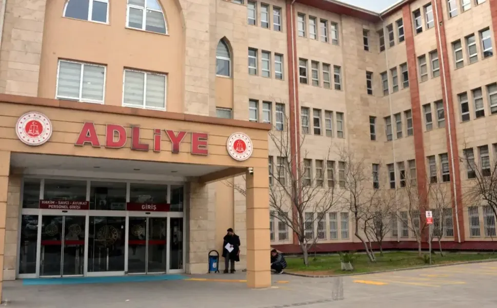 Okul saldırganın babasına 10 kez ağırlaştırılmış müebbet, anneye 22,5 yıla kadar hapis cezası istemi