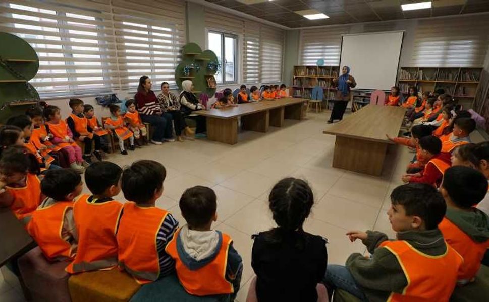 Kahramanmaraş'ta Minik Okurlar Masalların Kahramanı Oldu