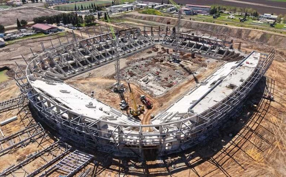 Kahramanmaraş Stadyumu Hızla Yükseliyor