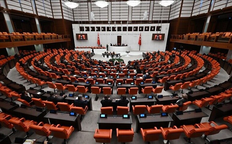 Sosyal medya ve doğum izni düzenlemesi TBMM Genel Kurulu’nda