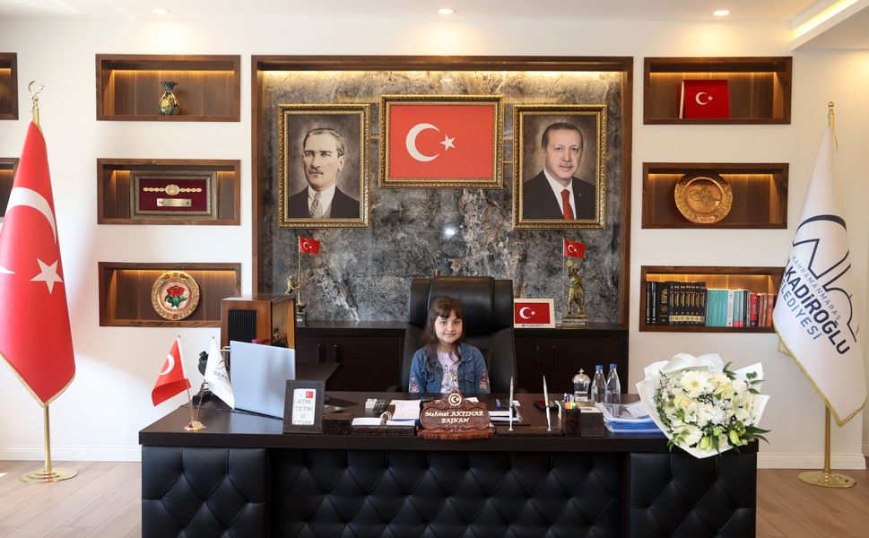 Dulkadiroğlu Belediyesi'nde Başkanlık Makamı Ecrin Nisanur Aşgan’a Emanet Edildi