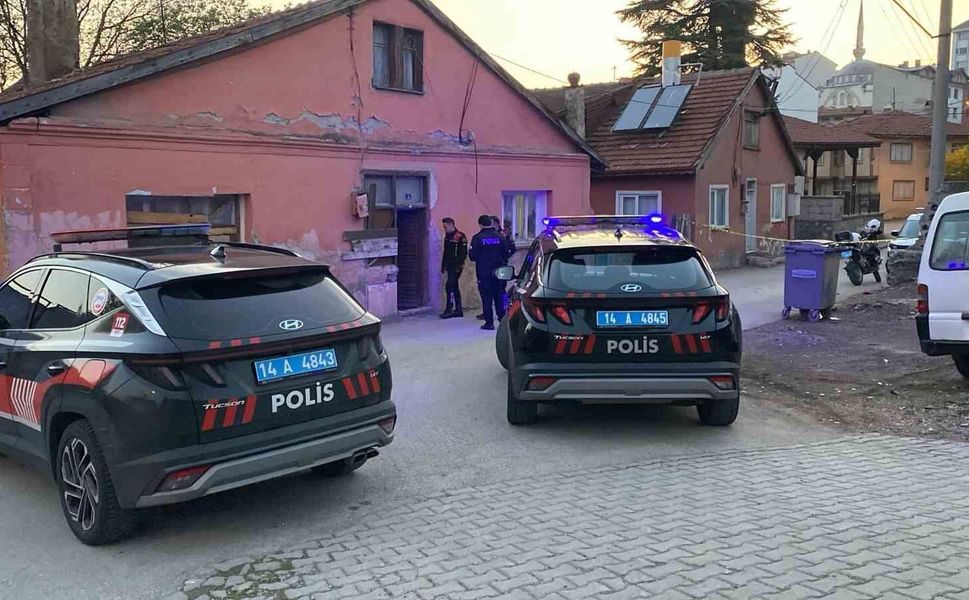 Nafaka anlaşmazlığı yüzünden eşinin evine kurşun yağdıran koca yakalandı