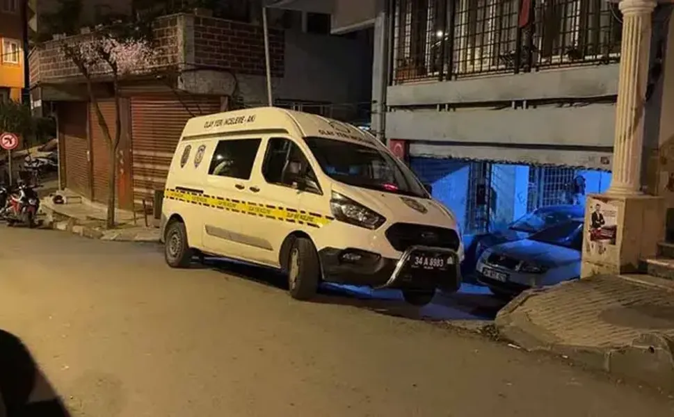Konuşmak için gittiği eşine ateş açtı; mermer parçaları kadını yaraladı